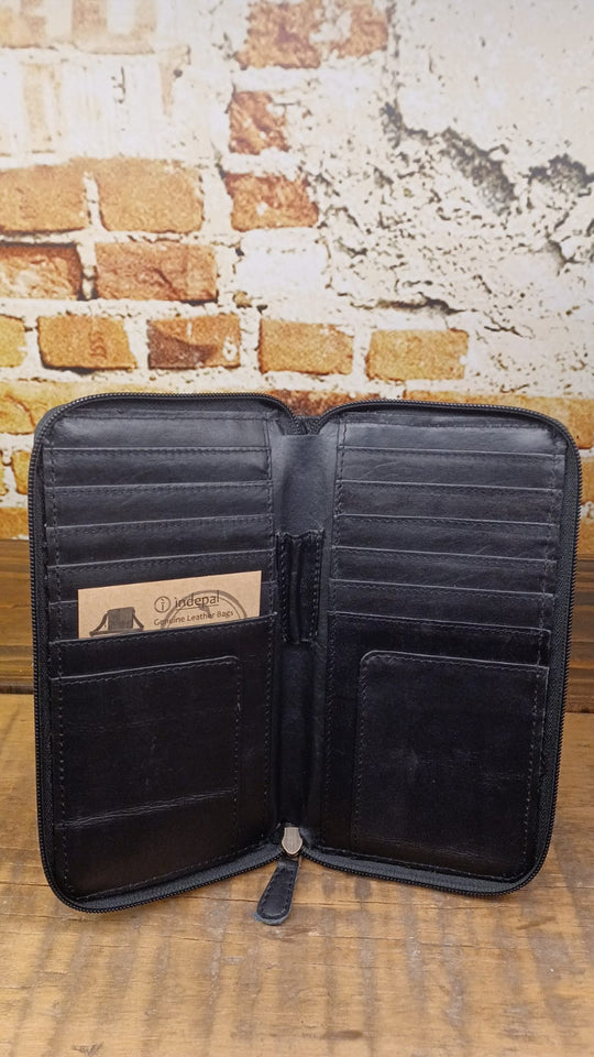 Mens Leather Zipped Travel Wallet